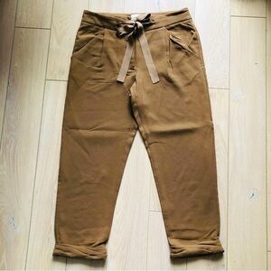 Aritzia Wilfred Beige Allant Crepe Pants Made of Japanese Fabric